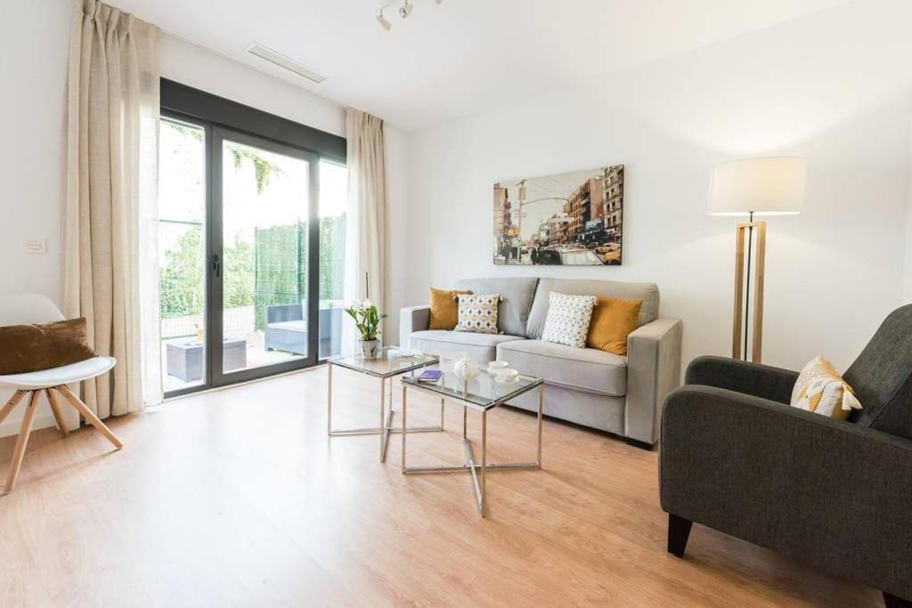 Chamberi Con Jardin B By Regalatemadrid Com, Madrid